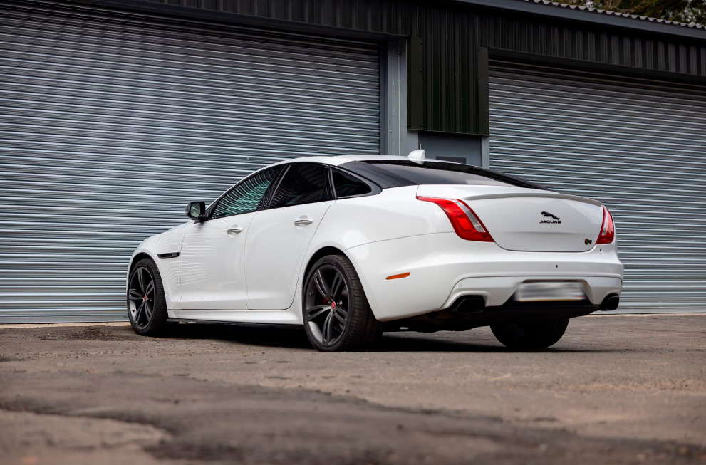 Аренда Jaguar XJR